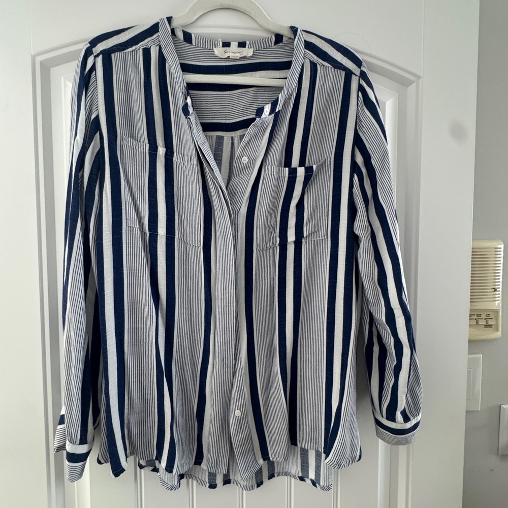 Turo by Vince Camuto Blue and White Striped Casual Shirt blouse